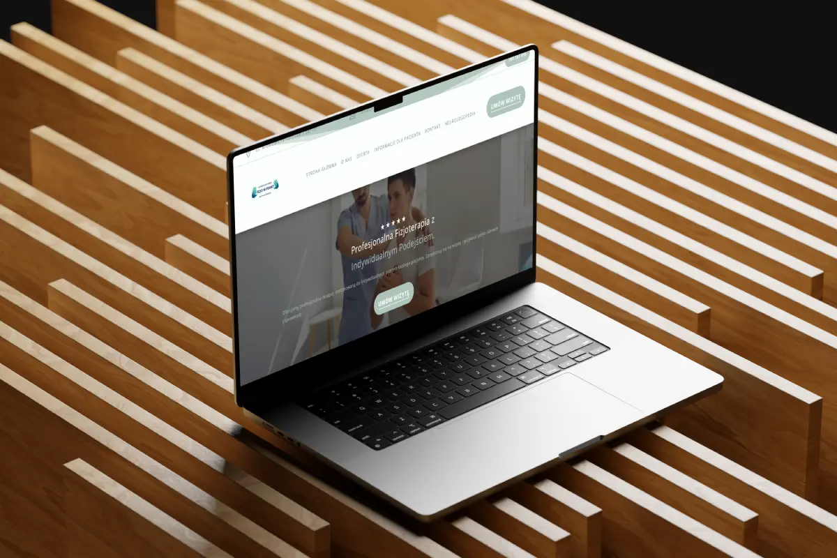 01 Free Macbook Pro Mockup On Wood parasailing paralotnia