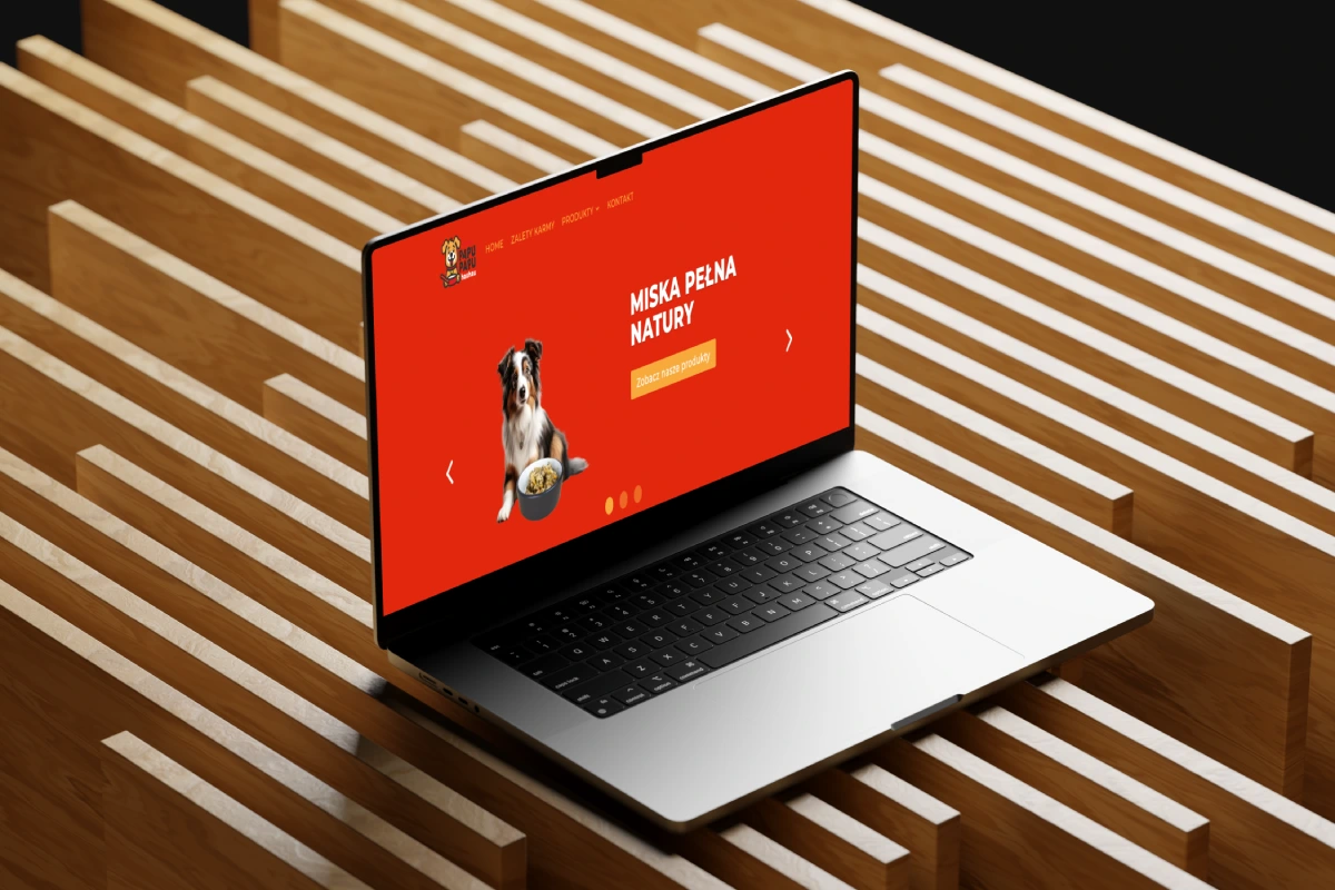 01 Free Macbook Pro Mockup On Wood (3) parasailing paralotnia