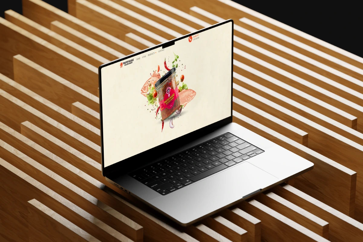 01 Free Macbook Pro Mockup On Wood (4) porady psychologiczne